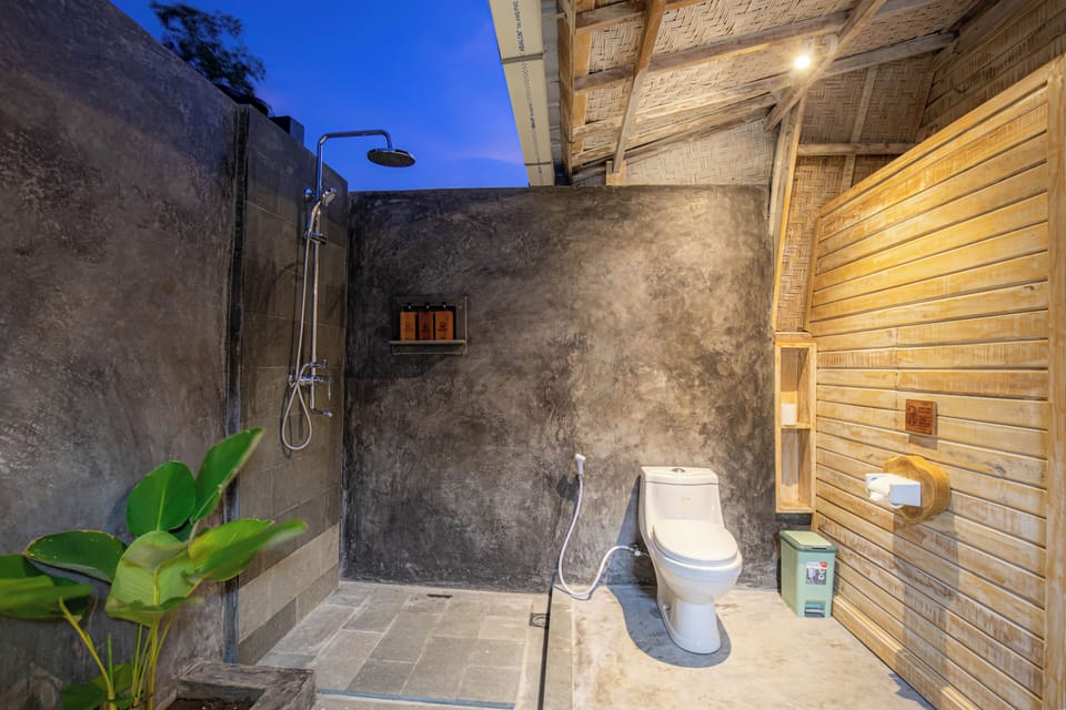 Deluxe Room | Bathroom
