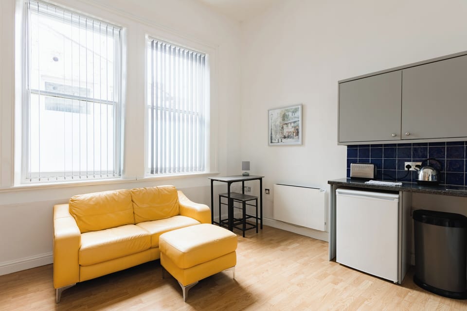 City Studio, 1 Double Bed, Non Smoking, Kitchen | In-room dining