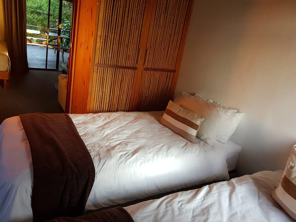 Cabin, 2 Bedrooms, Smoking | 2 bedrooms