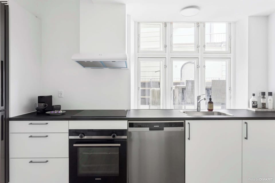 Fully equipped kitchen with all amenities you need to show off your cooking skills