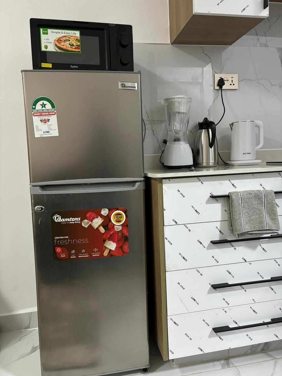Classic Studio | Private kitchen | Fridge, microwave, oven, blender