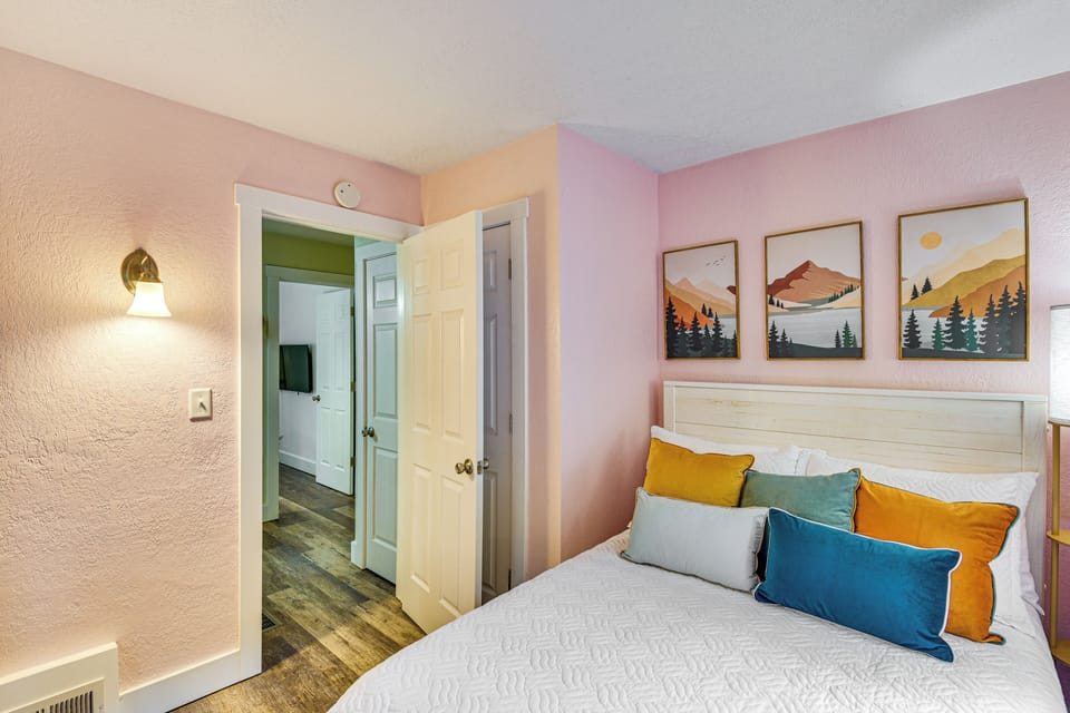 House (3 Bedrooms) | Interior