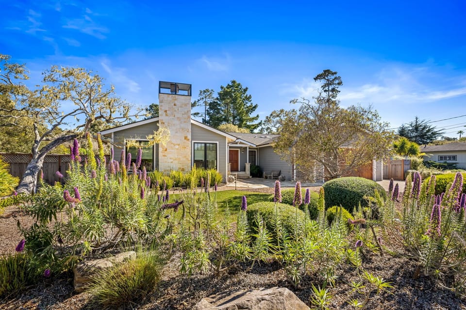 Welcome to "Pebble Beach® Piper's Calling"!