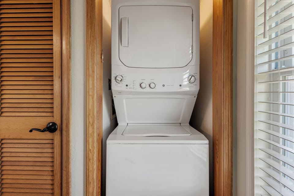HIRO09: Rose Cottage | Bottom Level Laundry Area