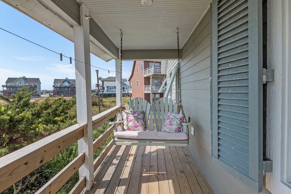 HIRO09: Rose Cottage | Bottom Level Porch
