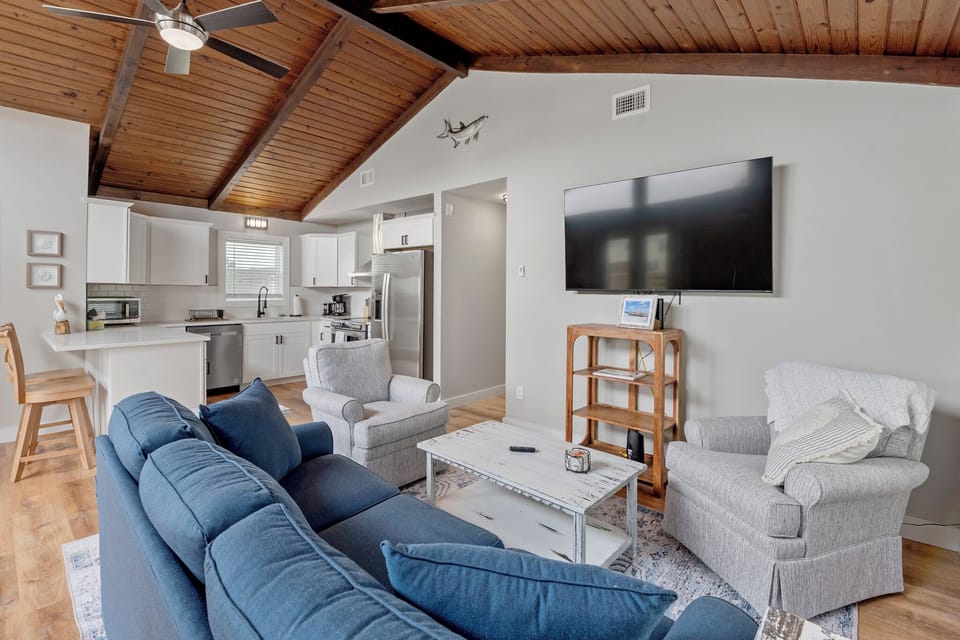NHCA75: Blue Crab Canal | Living Area