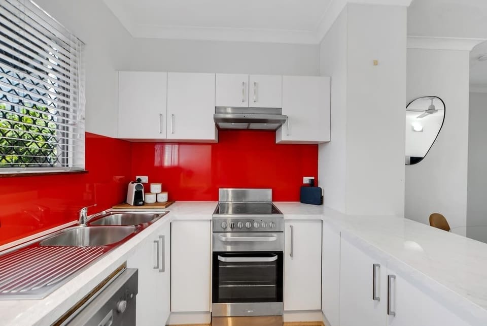 You’ll find all you need to cook meals at home in the fully equipped kitchen, plus a dishwasher for easy clean-up.
