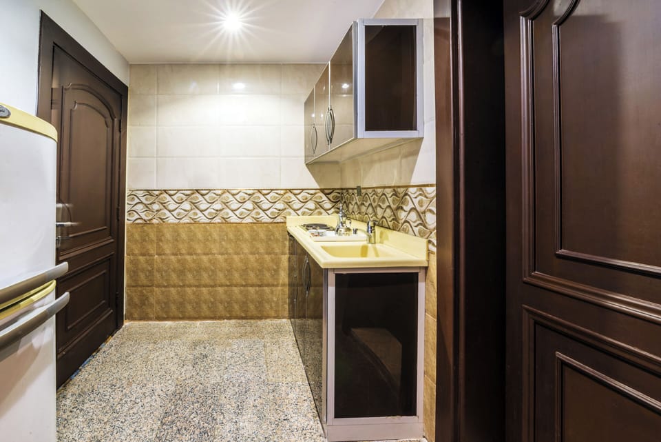 Basic Double Room, City View | Private kitchen