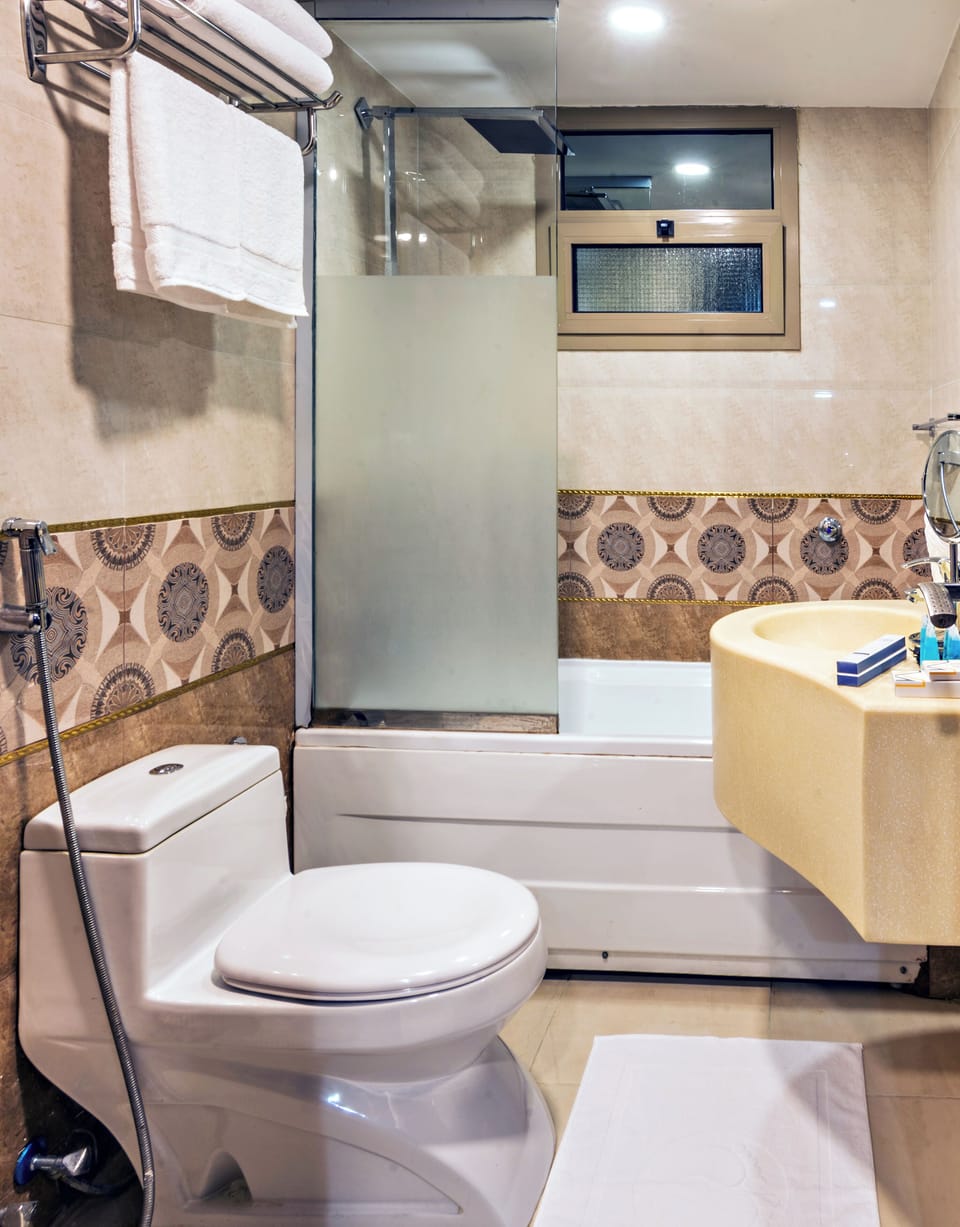 Basic Double Room, City View | Bathroom
