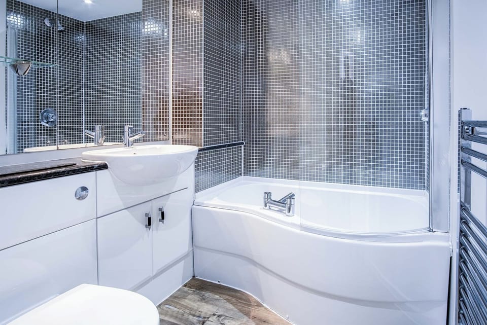 Skyline Duplex Penthouse - Llanelli Apartment in Wales