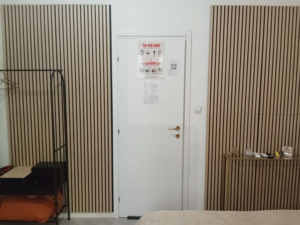 Superior Room, 1 King Bed, Non Smoking, Kitchenette | 1 bedroom, WiFi (free)