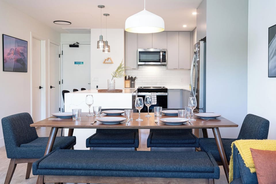 Condo | Living area | Flat-screen TV