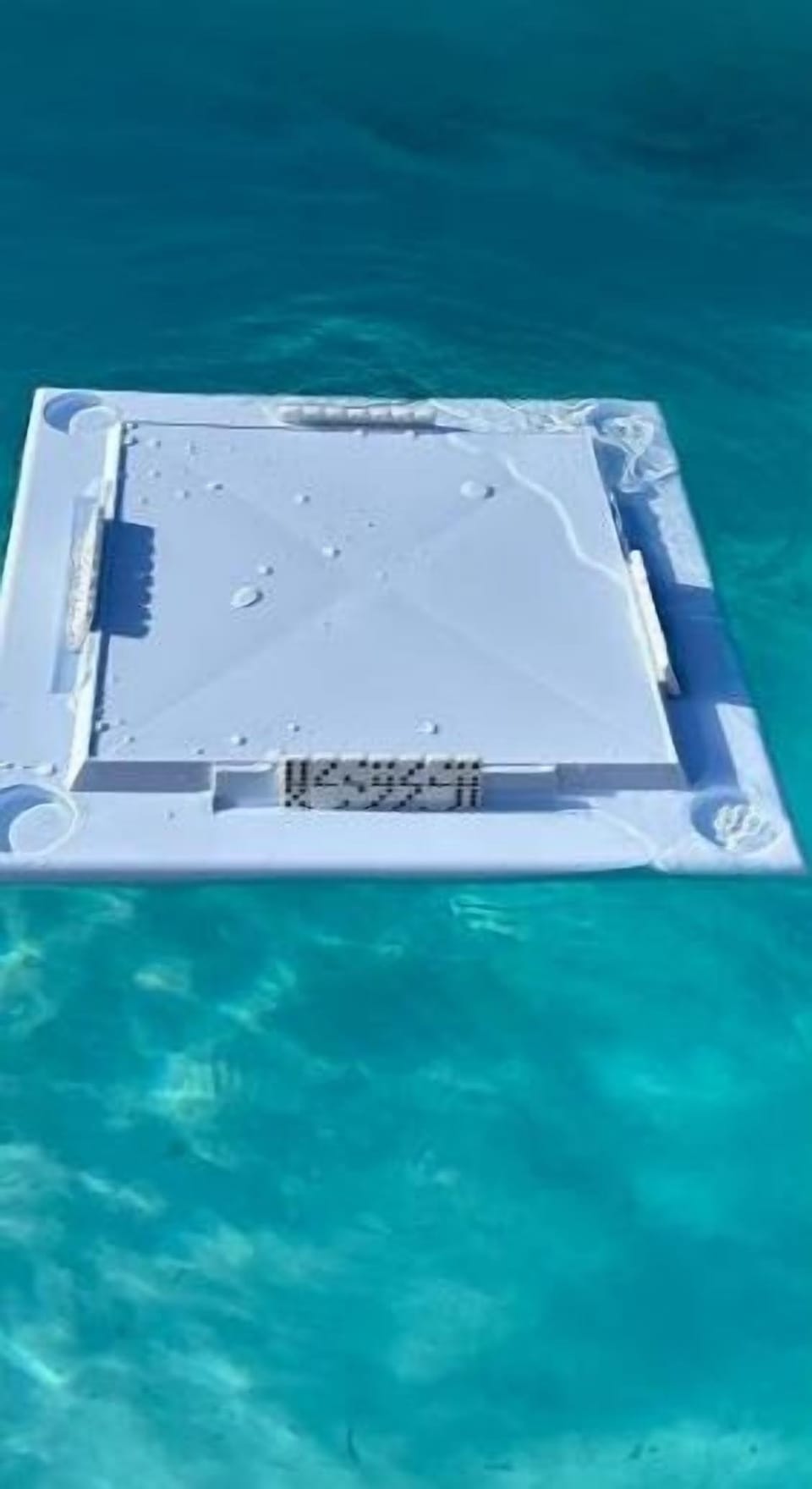 Floating domino table! Fun!
You will have fun with this game and several others.
