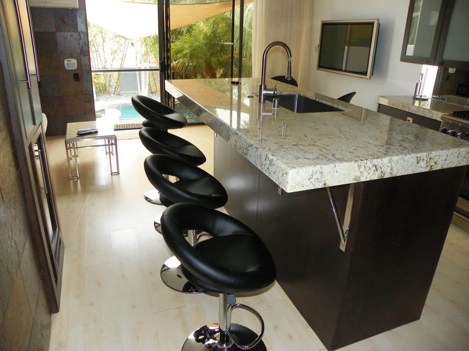 House | 3 bedrooms, desk, high-speed internet
