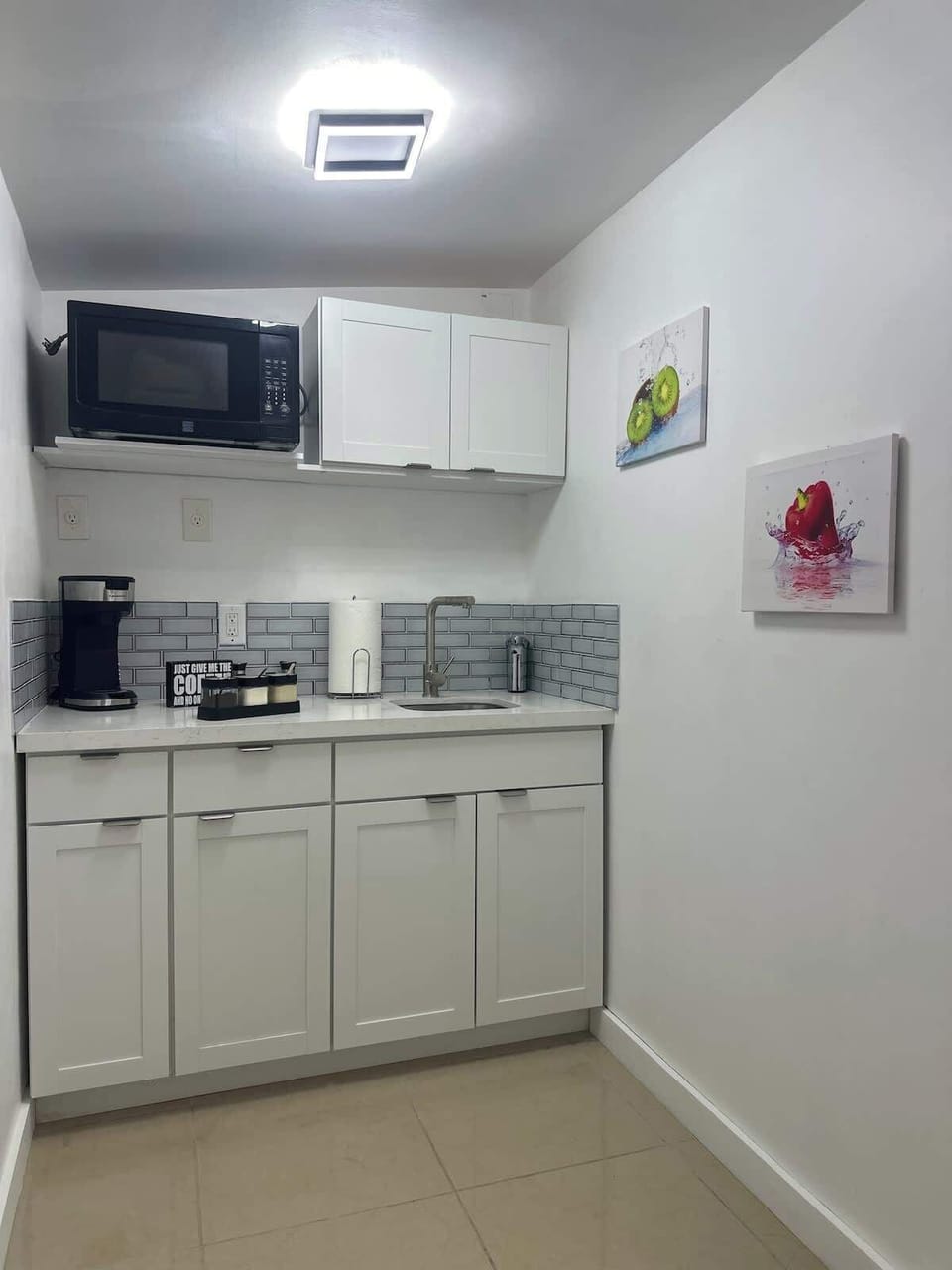 Small but mighty! This kitchenette is fully equipped for quick and easy meals.