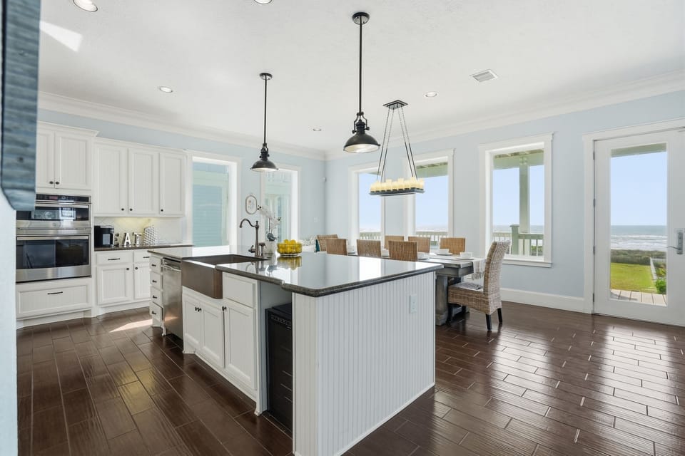 Spacious island with copper sink