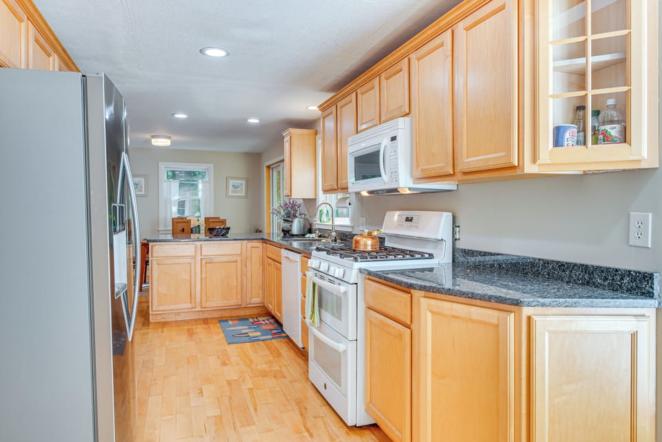 Kitchen | Drip & Keurig Coffee Makers | Kettle | Blender | 1st Floor