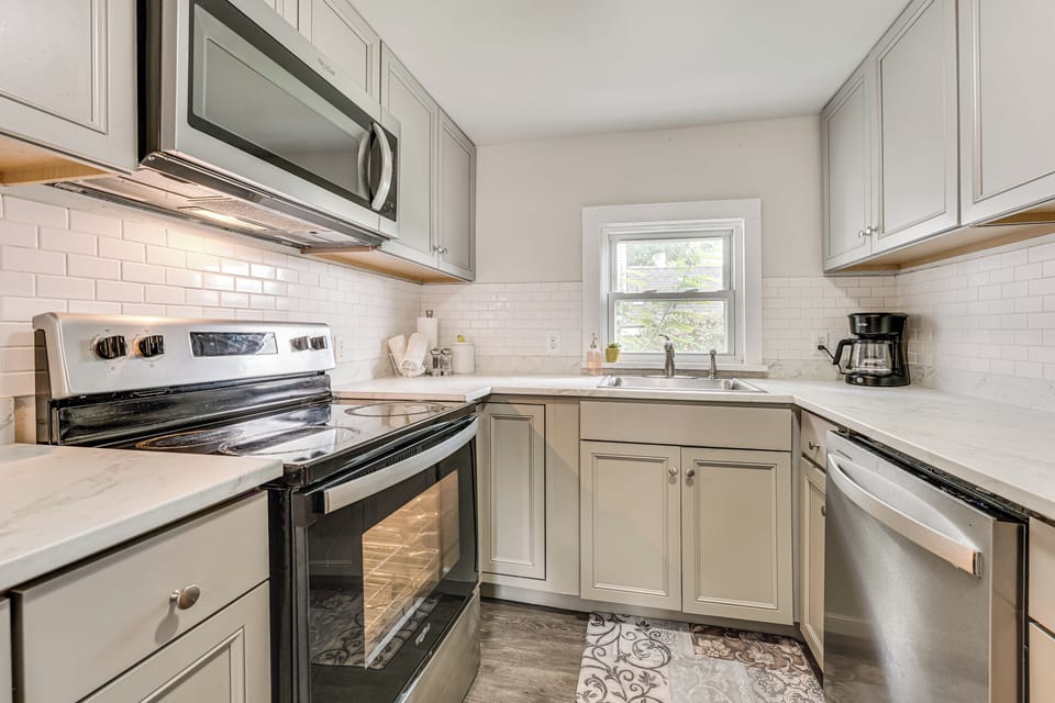 Kitchen | Trash Bags/Paper Towels