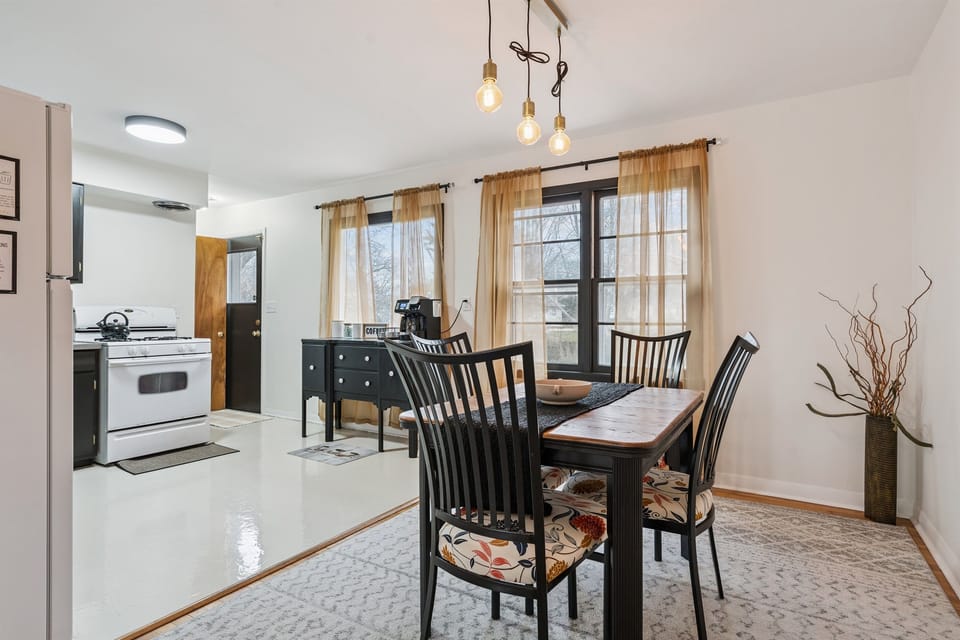 Eat in Kitchen