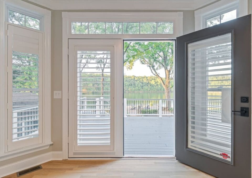 You can the water directly from the master bedroom