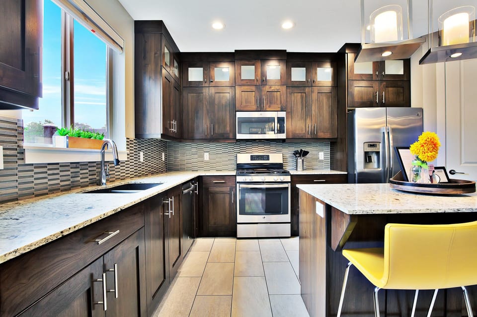 Family House, Mountain View | Private kitchen | Full-size fridge, microwave, oven, stovetop