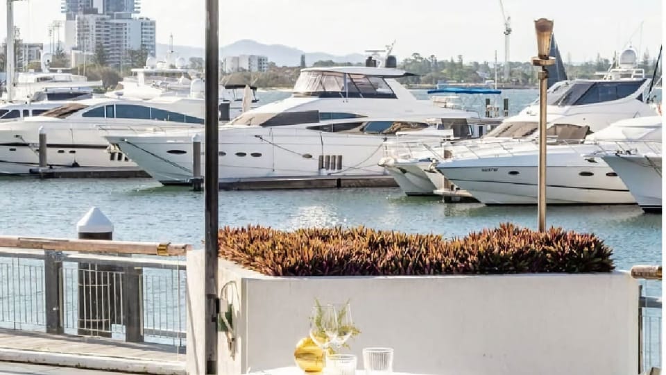 Marina Mirage - Main Beach