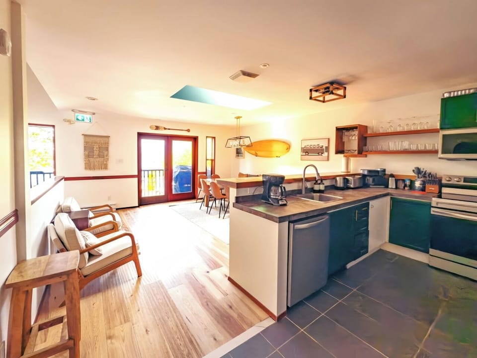 Deluxe Room | Private kitchen