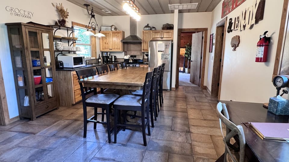 Kitchen & Dining Room