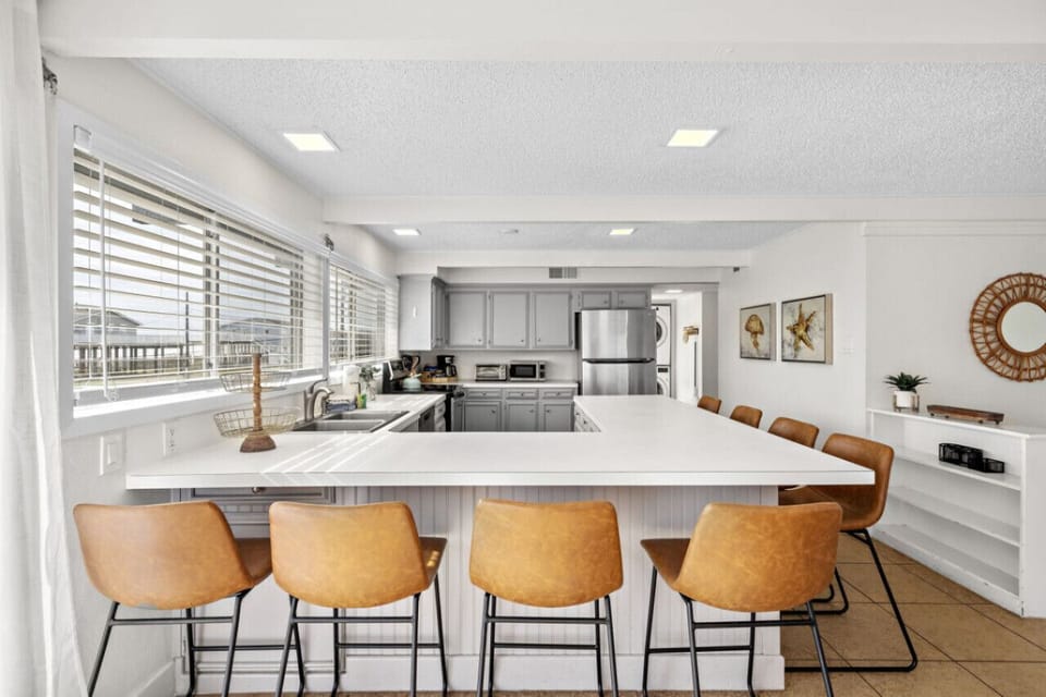 Cooking becomes a pleasure in this well-appointed kitchen retreat