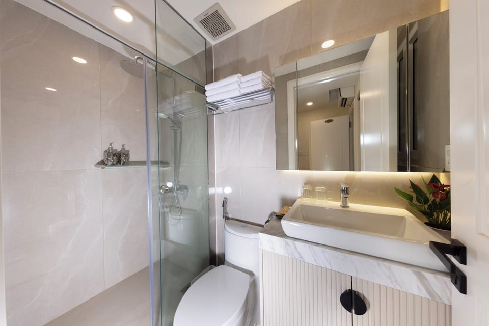 Family Studio Suite | Bathroom | Slippers