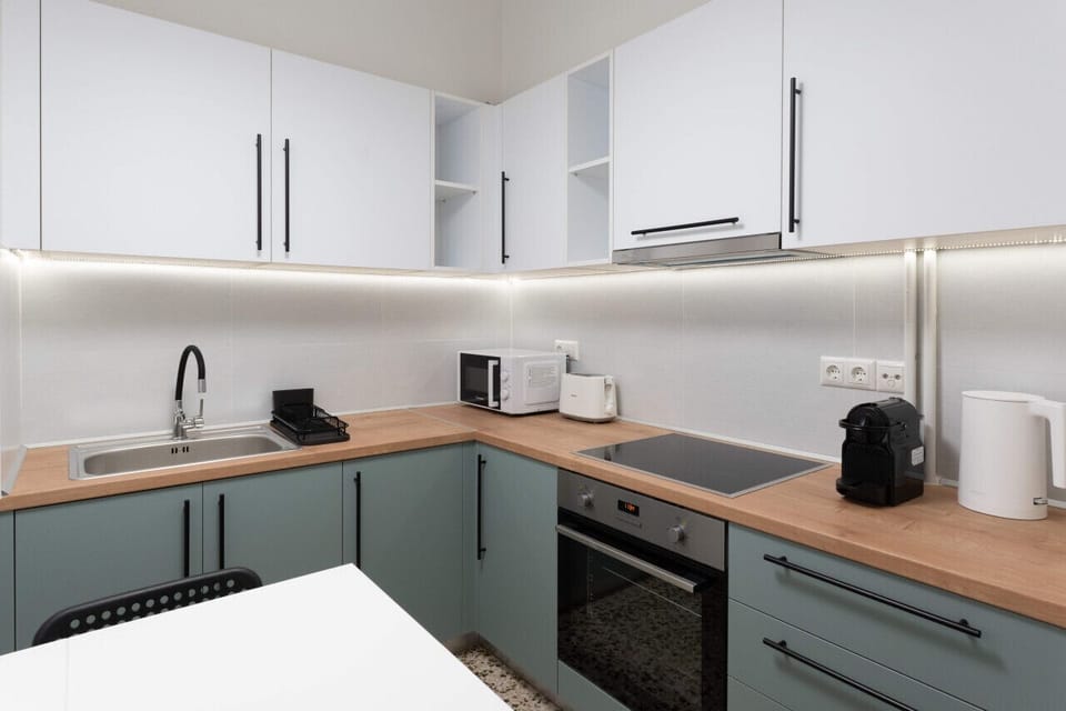 Equipped Kitchen!
