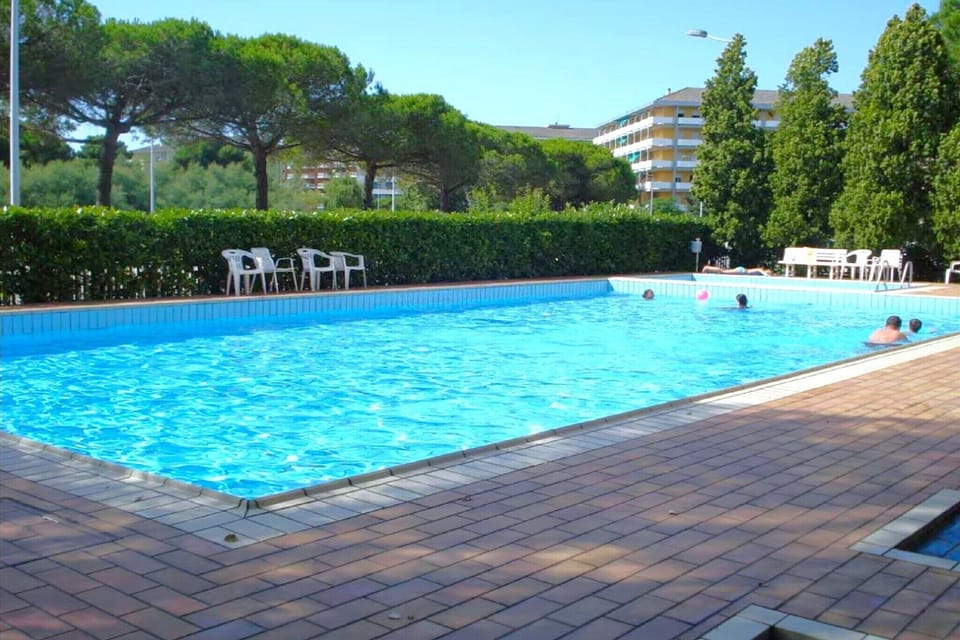 Holiday Home Swimming Pool