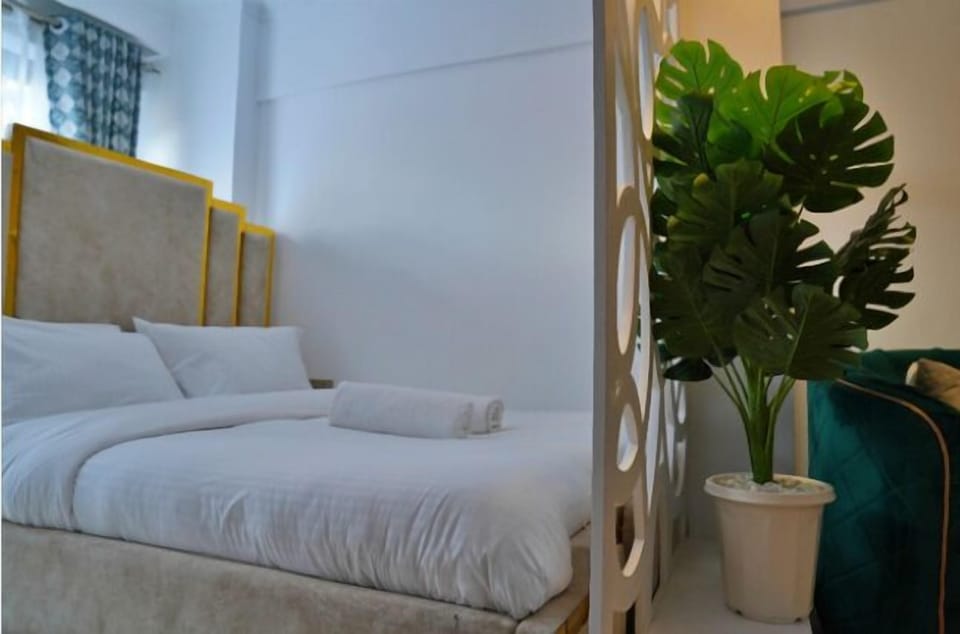 Classic Apartment | 1 bedroom, memory foam beds, iron/ironing board, free WiFi