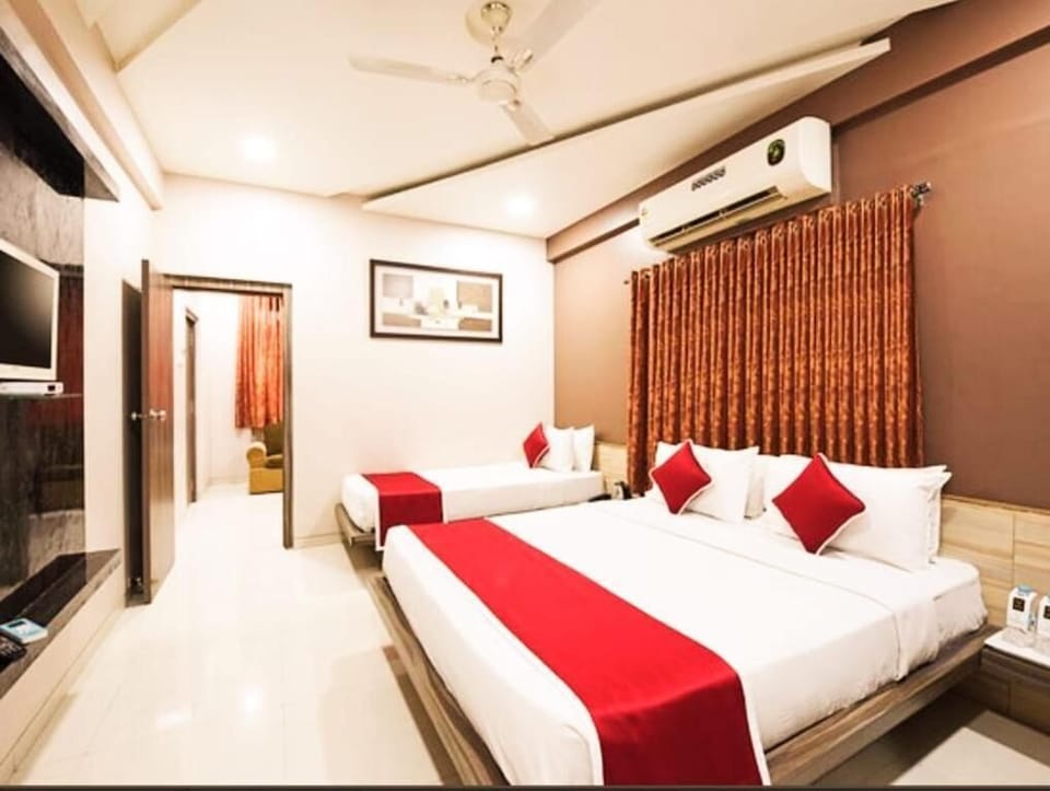 Superior Double Room, Patio, City View | Desk, free WiFi