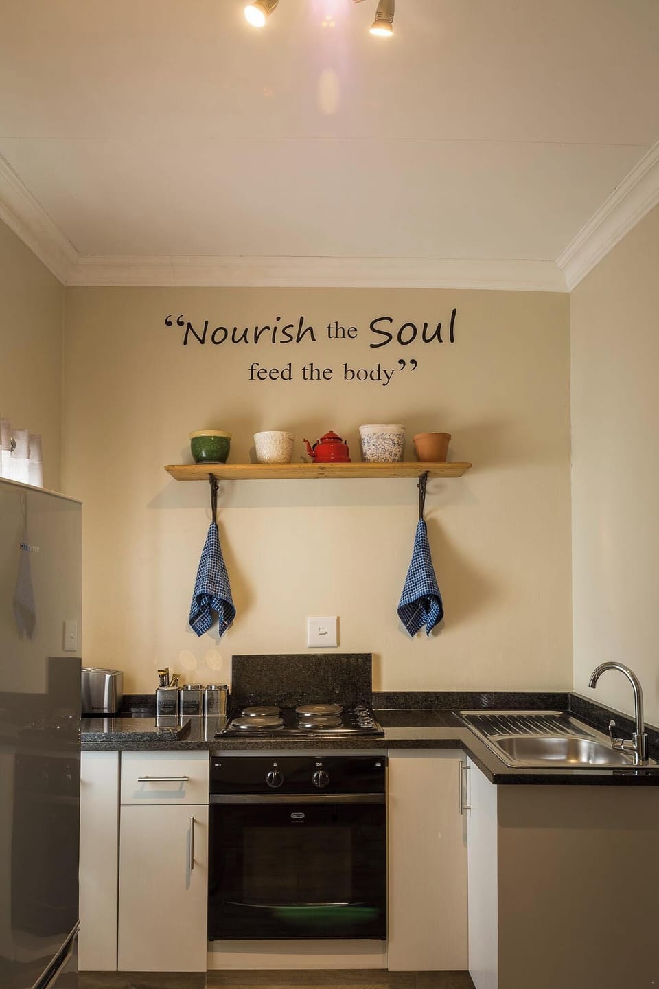 Deluxe Cottage, 1 Double Bed, Courtyard View | Private kitchen | Electric kettle