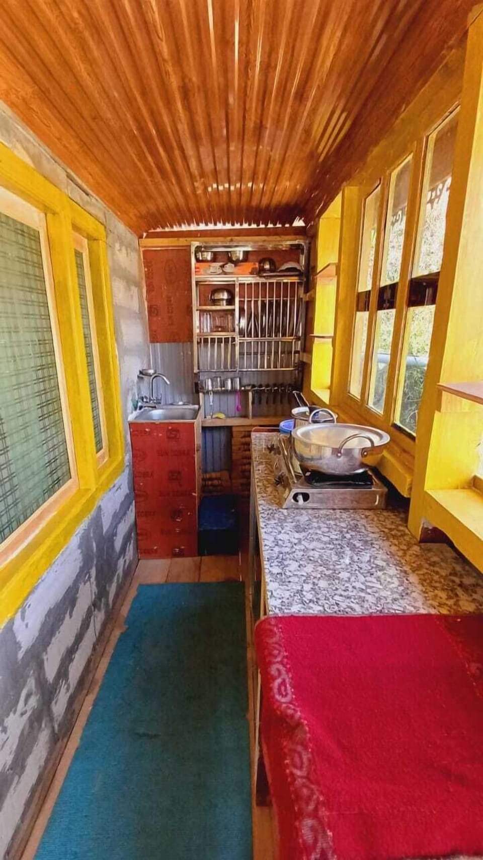 Deluxe Double Room, Mountain View | Private kitchen | Stovetop, dishwasher, cookware/dishes/utensils