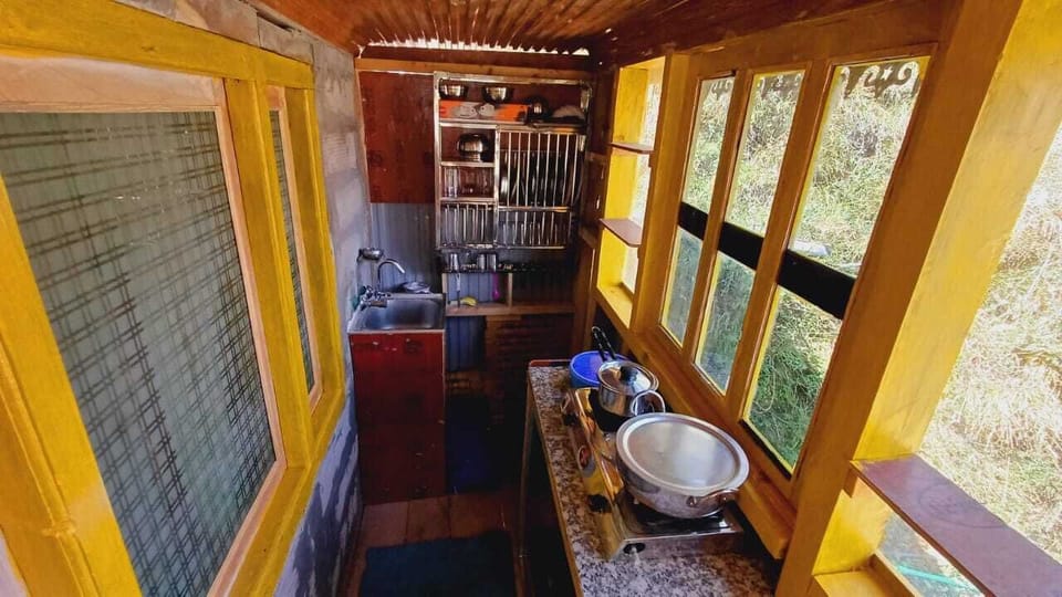 Deluxe Double Room, Mountain View | Private kitchen | Stovetop, dishwasher, cookware/dishes/utensils