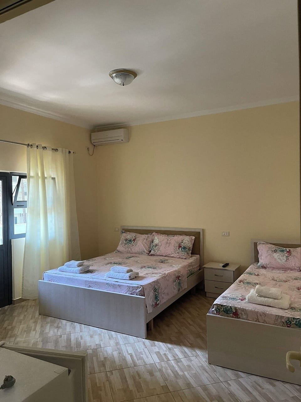 Triple Room, Garden View | Soundproofing, rollaway beds, free WiFi, bed sheets