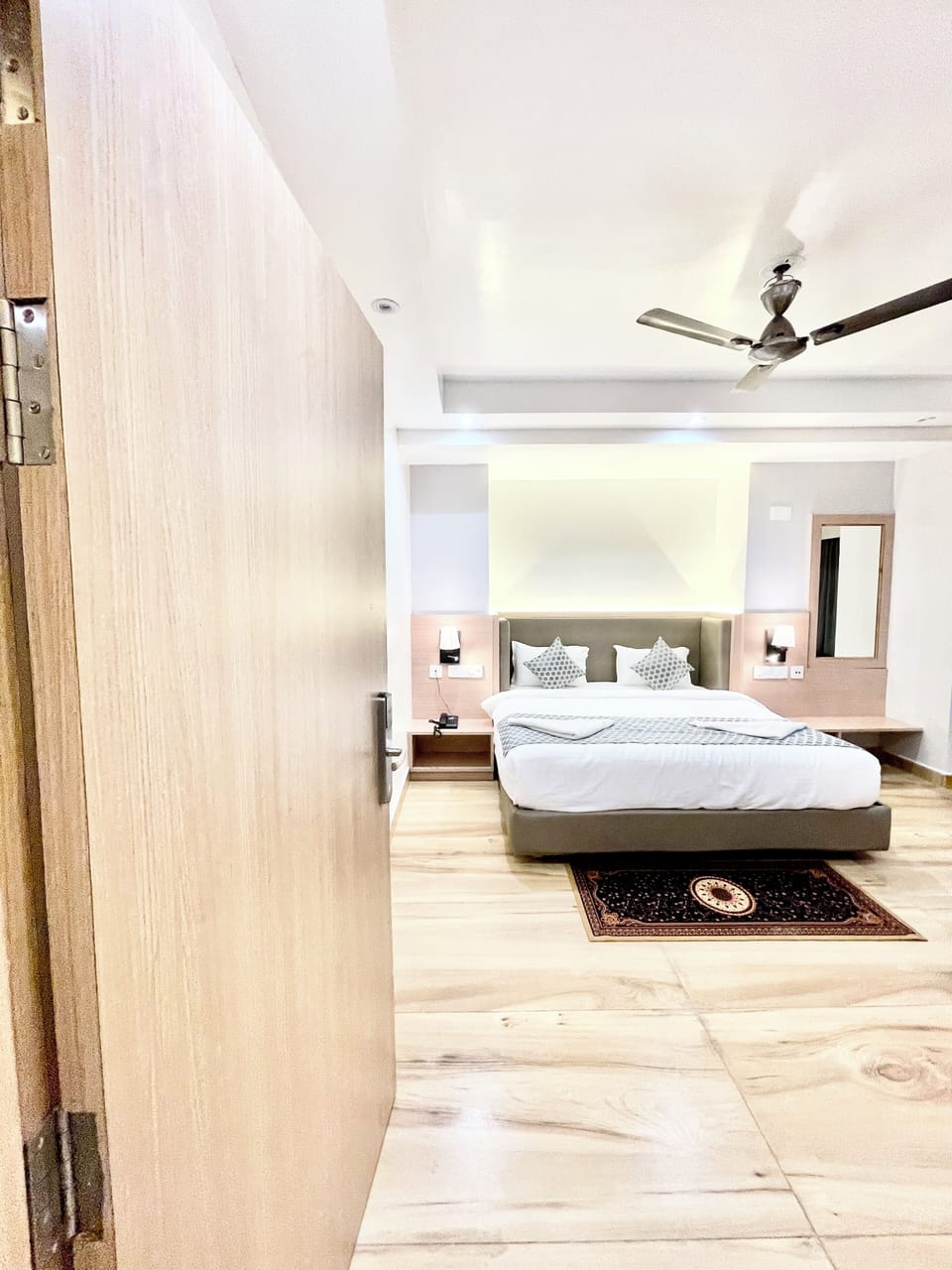 Superior Double Room | Desk, laptop workspace, soundproofing, WiFi (free)