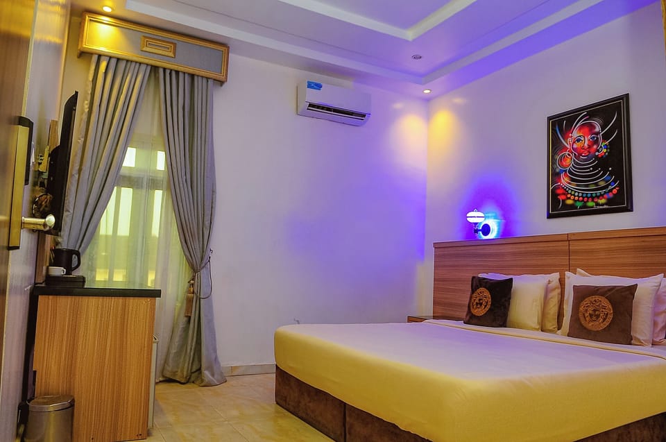 Studio | Laptop workspace, free WiFi, bed sheets