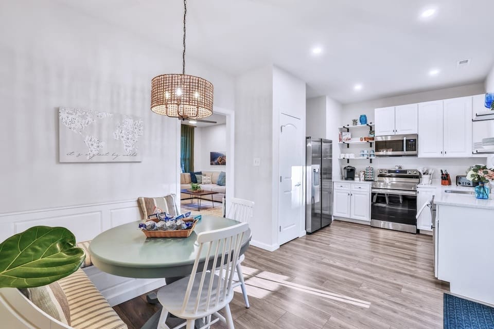 6 person banquette with a highchair to add on for the kids. 