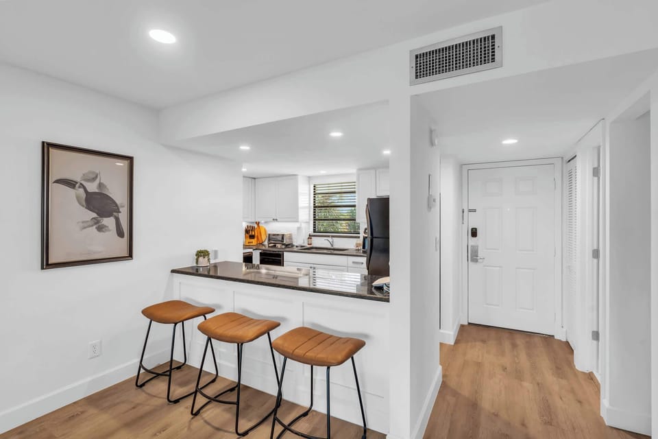 Guests can enjoy 3 bar stools at the kitchen counter 