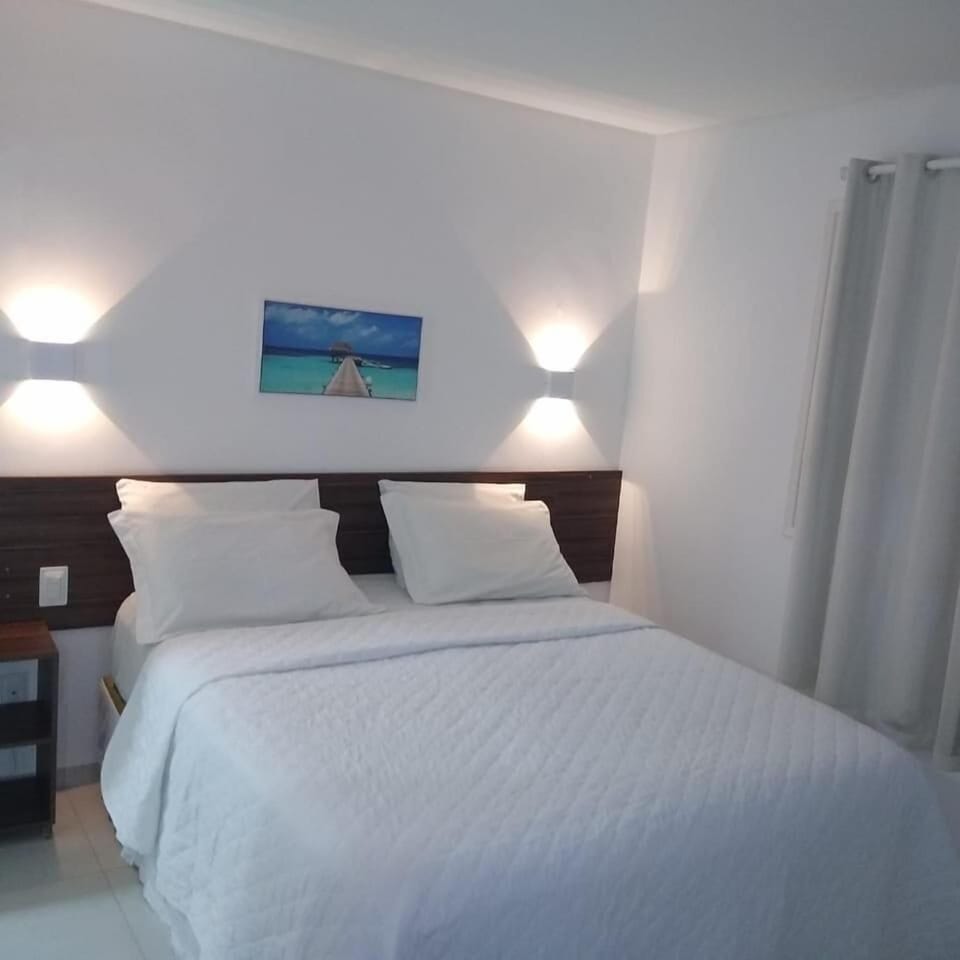 Minibar, WiFi (free)