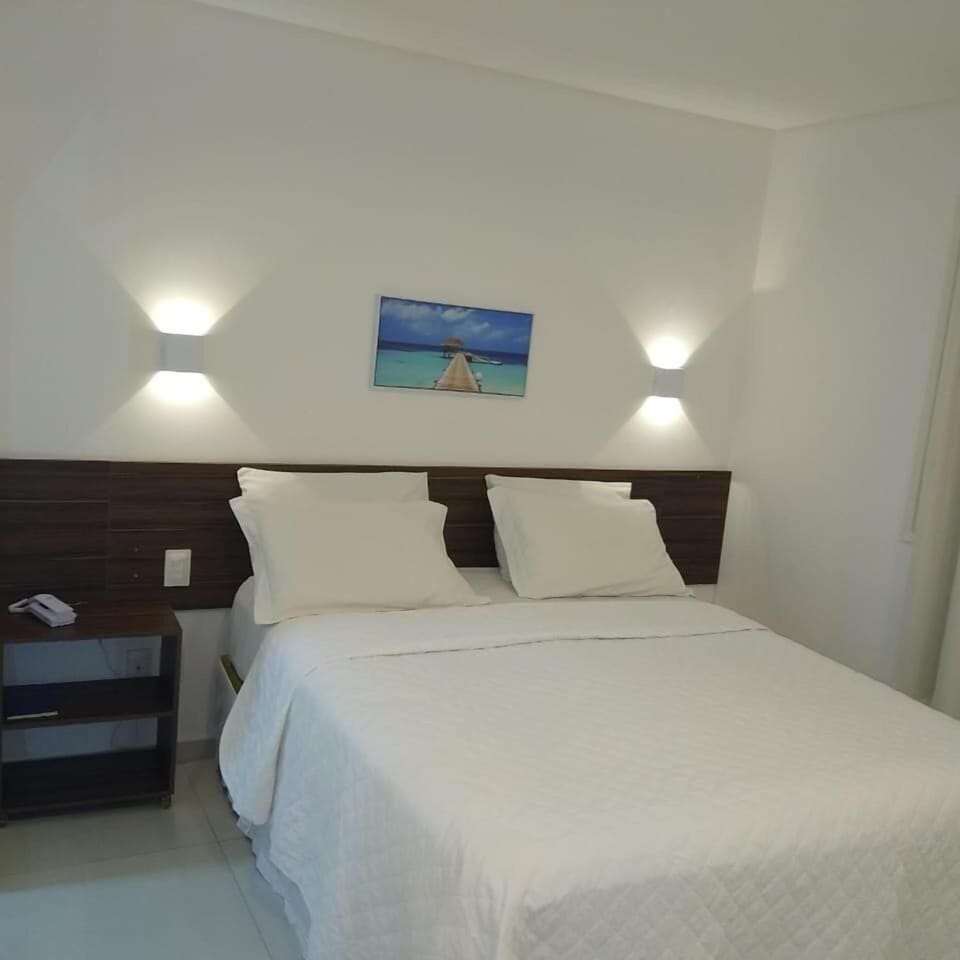 Minibar, WiFi (free)