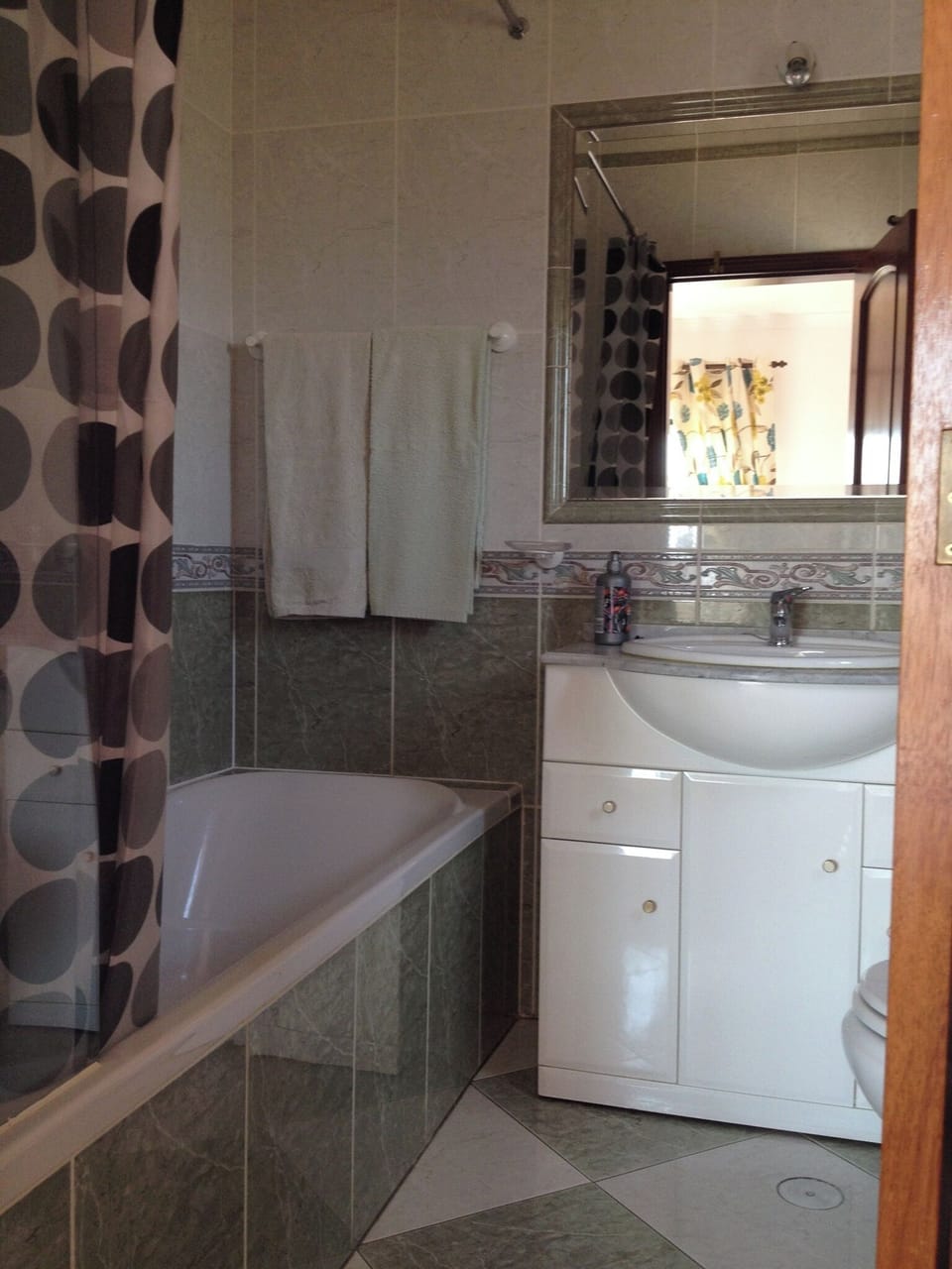 Second bedroom bathroom 