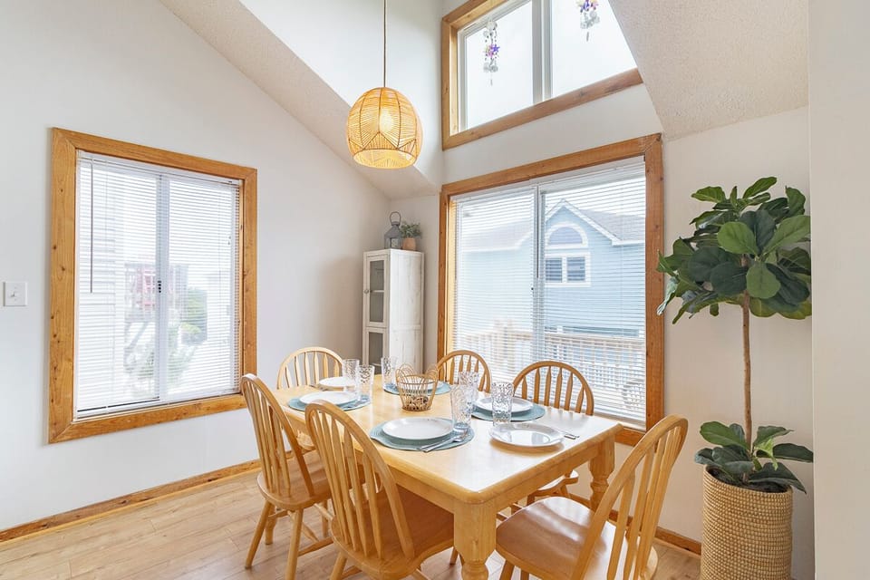 Top Level Dining Area