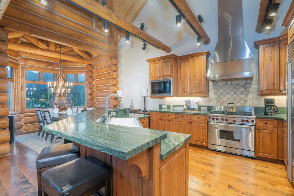 3.0-125-tristant-mountain-village-kitchen1