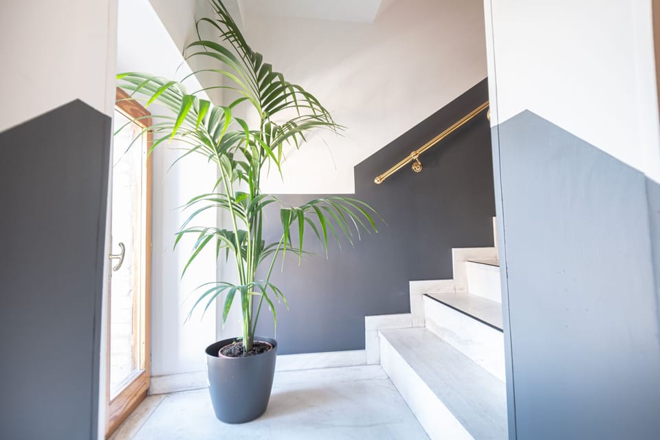 Handrails in stairways