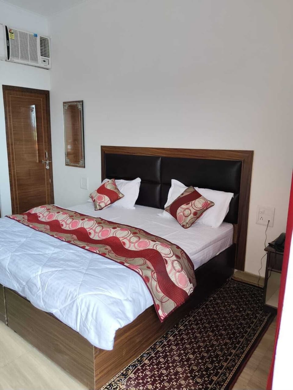 Superior Double Room, Garden View | Desk, laptop workspace, free WiFi