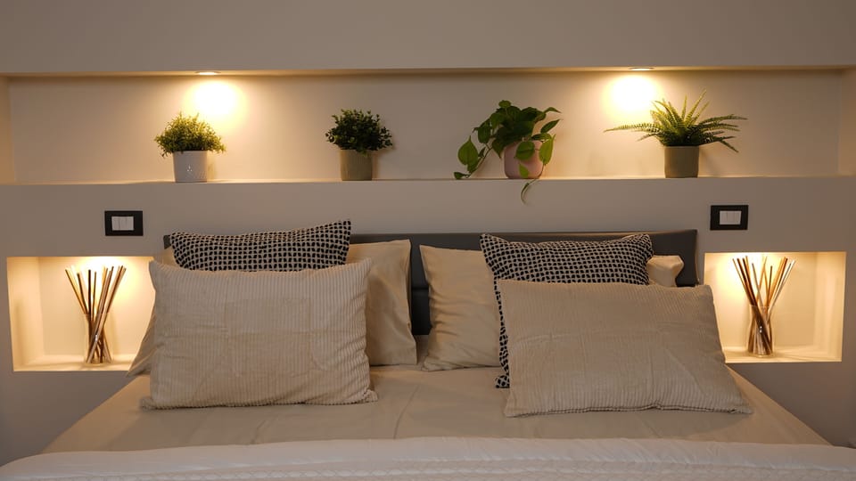 Luxury Room | In-room safe, desk, WiFi (free)